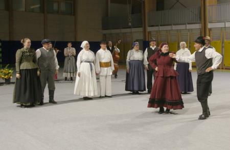 10 MEDNARODNI FOLKLORNI FESTIVAL KD RAKEK 46 FOTO LJUBO VUKELIČ